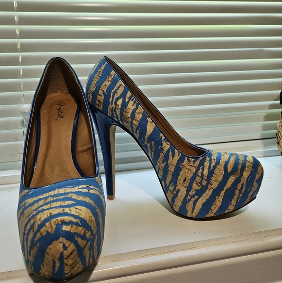 Qupid Sz 10 Blue & Cork Color Platform Heels - Picture 2 of 9